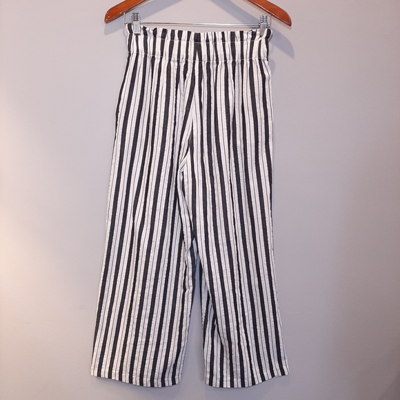 ❌SOLD❌ DYNAMITE High Waist Paperbag Pants Cropped Wide Leg Striped Seersucker - Picture 12 of 15